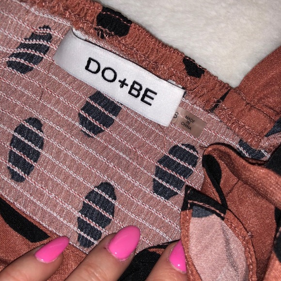 Polka Dot Puff Sleeve Top - Picture 4 of 4